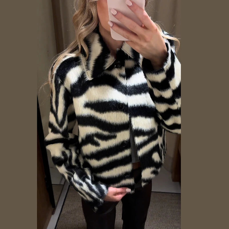 Women Zebra Print Faux Fur Cropped Jacket Lapel Collar Single‑breasted Plush Fuzzy Coat Loose Fit Short Outerwear Fall Winter