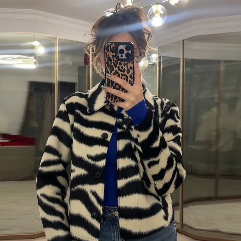 Women Zebra Print Faux Fur Cropped Jacket Lapel Collar Single‑breasted Plush Fuzzy Coat Loose Fit Short Outerwear Fall Winter